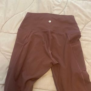 M 90 degrees yoga! Nothing wrong with these just need a small